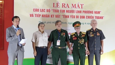 Video: Các cựu chiến binh gửi tặng kỷ vật chiến tranh 