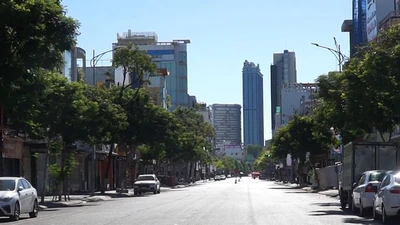 Video: Ngày đầu tiên Đà Nẵng áp dụng lệnh 'ai ở đâu ở yên đó'