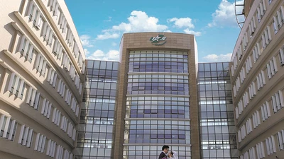 Ngày hạnh phúc của các cặp y bác sĩ từng hoãn cưới vì dịch COVID-19 