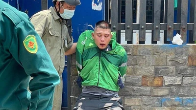 Người dân vây bắt kẻ trộm xe như phim 