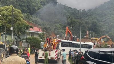 Sạt lở vùi lấp nhiều người của chốt CSGT đèo Bảo Lộc