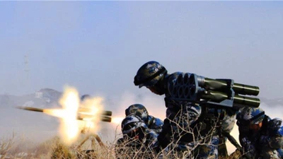 Trung Quốc tập trận bắn đạn thật gần biên giới Ấn Độ