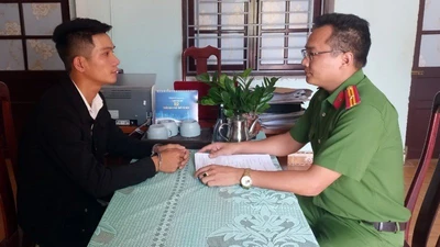  Bắt giam 1 shipper vì tham ô tài sản