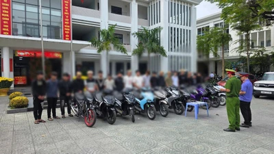 Công an làm rõ nhóm thanh niên vô cớ truy đuổi, tấn công người đi đường. Ảnh: CA