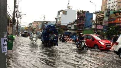 Dân Sài Gòn phải chịu nắng nóng tới hết tháng 5