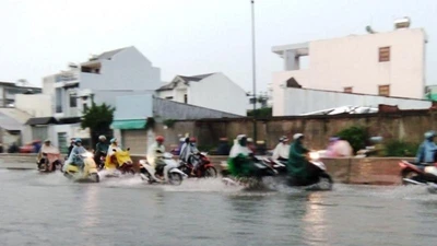 Mưa liên tục ở Sài Gòn vẫn là mưa trái mùa