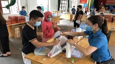 Bộ Chính trị đồng ý chủ trương xây dựng gói hỗ trợ người dân