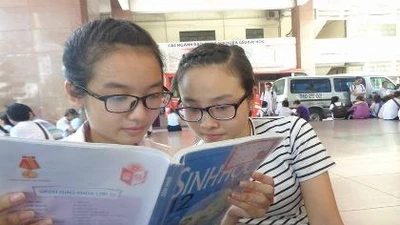 Thí sinh thoải mái thi môn cuối cùng 