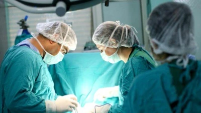 Phẫu thuật tim cứu sống em bé còn trong bụng mẹ