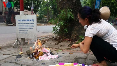 Rằm tháng 7: Lưu ý về cúng lễ Vu lan và cúng chúng sinh