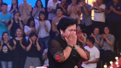 Cô bán chè giành 100 triệu từ Thách thức danh hài 