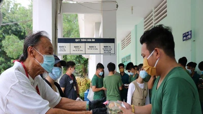 Wayne Frank Chinn: 'Tôi thấy mình nhận rồi thì phải cho đi…'