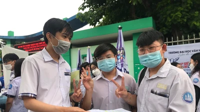 Cập nhật đề thi môn Ngữ văn kỳ thi tốt nghiệp THPT 2022: "Chiếc thuyền ngoài xa" 