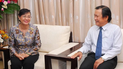 Bà Nguyễn Thị Quyết Tâm thăm báo Pháp Luật TP.HCM