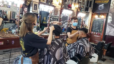 Tiệm hớt tóc, quán nhậu tuân thủ lệnh tạm ngưng hoạt động