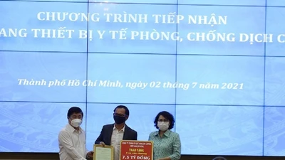 TP.HCM: Tiếp nhận hơn 279 tỷ đồng hỗ trợ trang thiết bị y tế phòng dịch 