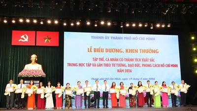 Lan tỏa 358 'bông hoa đẹp' học và làm theo Bác tại TP.HCM