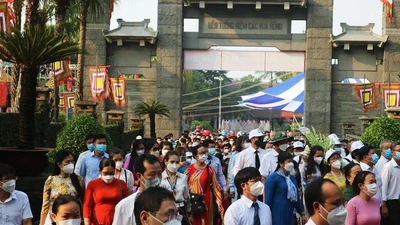 Hàng ngàn người dân TP.HCM tham dự lễ Giỗ tổ Hùng Vương
