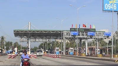 Trạm thu phí tuyến tránh Cai Lậy hoạt động từ ngày 1-8