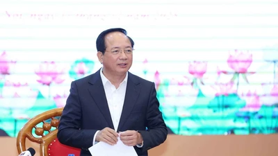 Báo chí phải dẫn dắt, không phải đuổi theo mạng xã hội