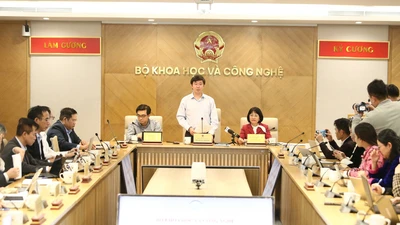 Thứ trưởng Bộ KH&CN: Bảo đảm không xảy ra tình trạng luật chờ nghị định
