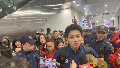 Đội tuyển U-23 Việt Nam về nước: Đình Bắc được săn đón nhất 