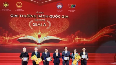'Lịch sử Việt Nam bằng hình' đoạt Giải thưởng Sách Quốc gia lần thứ VIII