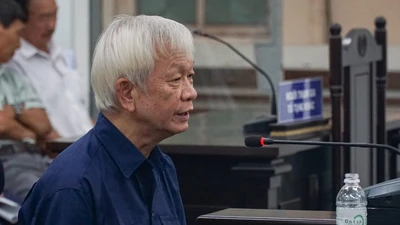 VKS đề nghị phạt cựu chủ tịch UBND tỉnh Khánh Hòa Nguyễn Chiến Thắng 4-5 năm tù