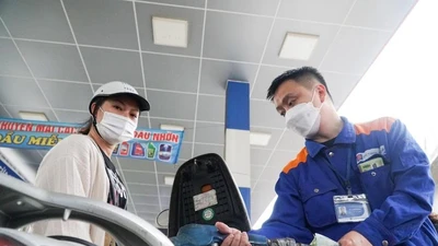 Giá xăng dầu tiếp tục tăng, A95 lên gần 33.000 đồng/lít