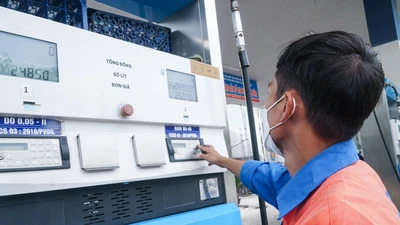 Lý do giá xăng giảm sốc về 25.000 đồng/lít