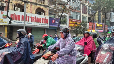 Miền Bắc chuẩn bị mưa rét đậm, người dân nhớ mặc thêm áo ấm