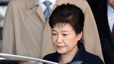 Bà Park Geun-hye từ chối xem TV, đọc báo trong tù