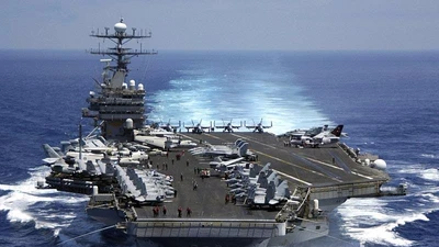 UAV của Iran áp sát 'nguy hiểm' tàu sân bay Mỹ