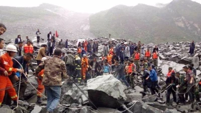 Hiện trường vụ lở đất kinh hoàng ở Trung Quốc