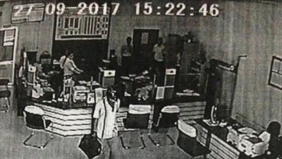 Bảo vệ kể lại giây phút đối mặt kẻ cướp ngân hàng