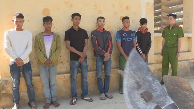 Nhóm thanh niên bao vây, tấn công 3 công an bị thương