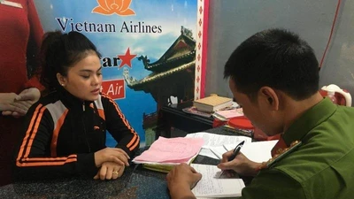 Bắt giữ gần 5 kg đồ trang sức làm từ ngà voi