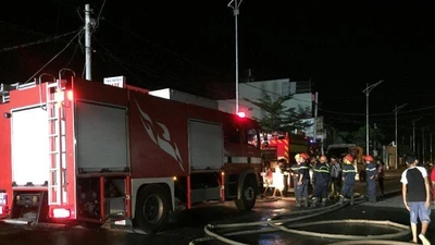 Cháy xưởng gỗ ở quận 12, khu nhà xưởng ra tro