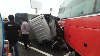 Ô tô tông liên hoàn trên cao tốc Trung Lương, 1 người chết