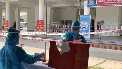 Cử tri 'đặc biệt' tại khu cách ly F1 ở Đà Nẵng