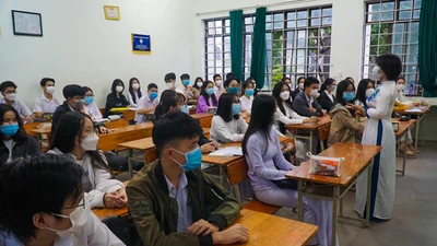 Ngày đầu tiên học sinh lớp 12 tại Đà Nẵng đi học trực tiếp trở lại