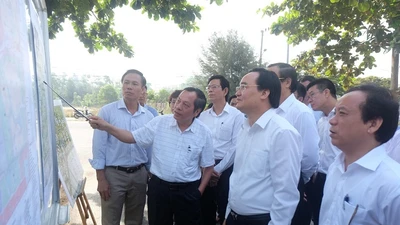 Bộ trưởng Nhạ bàn với Đà Nẵng “gỡ bí” dự án treo hơn 20 năm