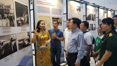 Nhiều tư liệu quý tại triển lãm ảnh đô thị biển Đà Nẵng