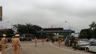 Giảm 50% phí qua cầu Bến Thủy, dân vẫn phản đối