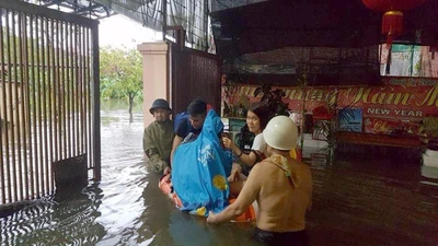 Nghệ An mưa lớn, sơ tán dân khẩn cấp, học sinh nghỉ học