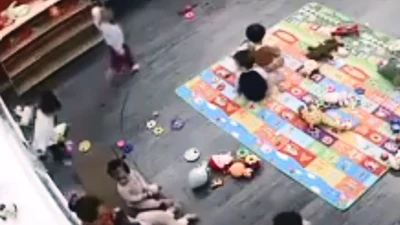 'Tạm đình chỉ ngay cô giáo kẹp đùi đánh trẻ mầm non'