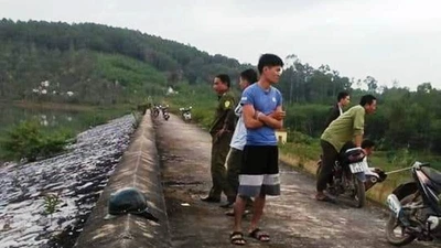 Hàng trăm người tìm kiếm bé gái 11 tuổi mất tích bí ẩn