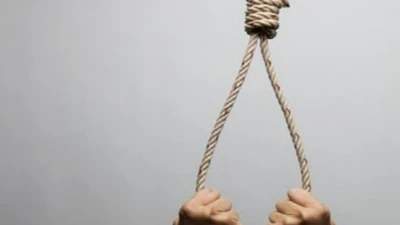 Nữ sinh 16 tuổi nghi tự tử tại nhà riêng 