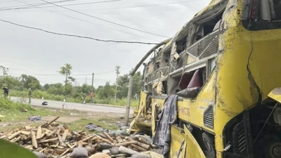 Lật xe khách trên Quốc lộ 1 làm 9 người tử vong