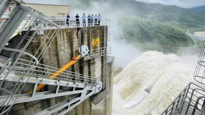 Kinh nghiệm ‘cắt lũ’ lịch sử để cứu dân của thủy điện Bản Vẽ